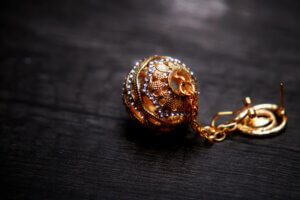 Hexingsheng Jewelry | Gold Tone Guide: Antique, Royal, and Champagne Gold in Jewelry