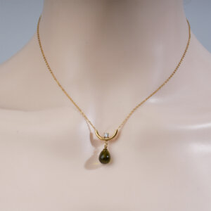 Modern Artistry 18K Gold Plated Green Glass Pendant Necklace