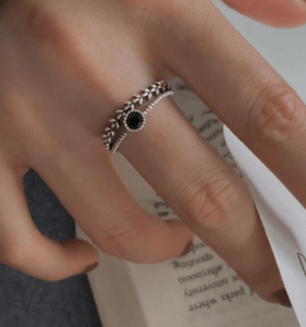 Hexingsheng Jewelry | Contact The Appeal of Black Silver Jewelry From Finish to Design Style